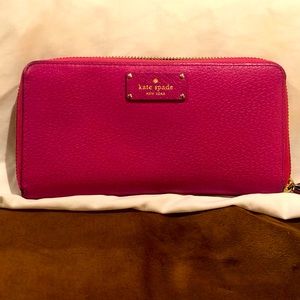 Kate Spade zip close pink leather wallet